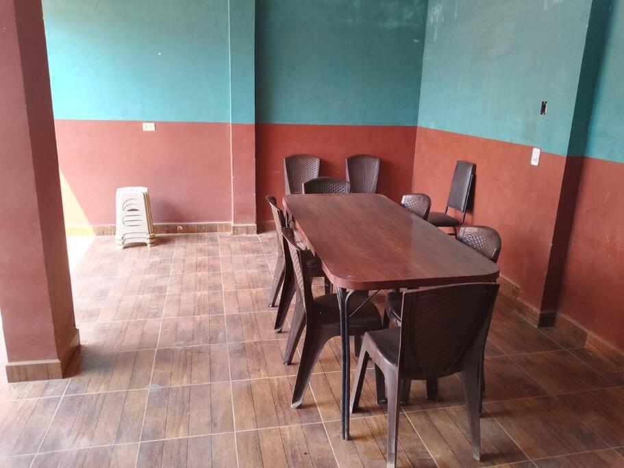 Casa con Piscina y Cascada