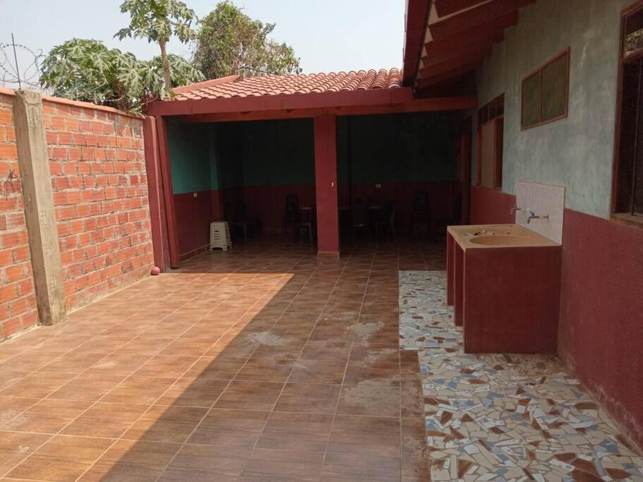 Casa con Piscina y Cascada