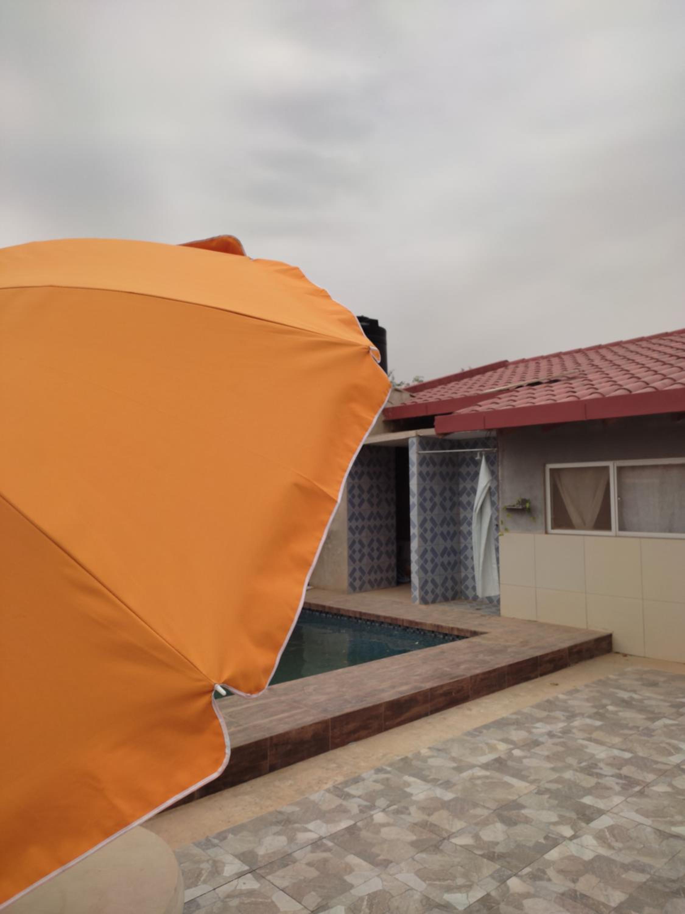 Casa con Piscina y Cascada