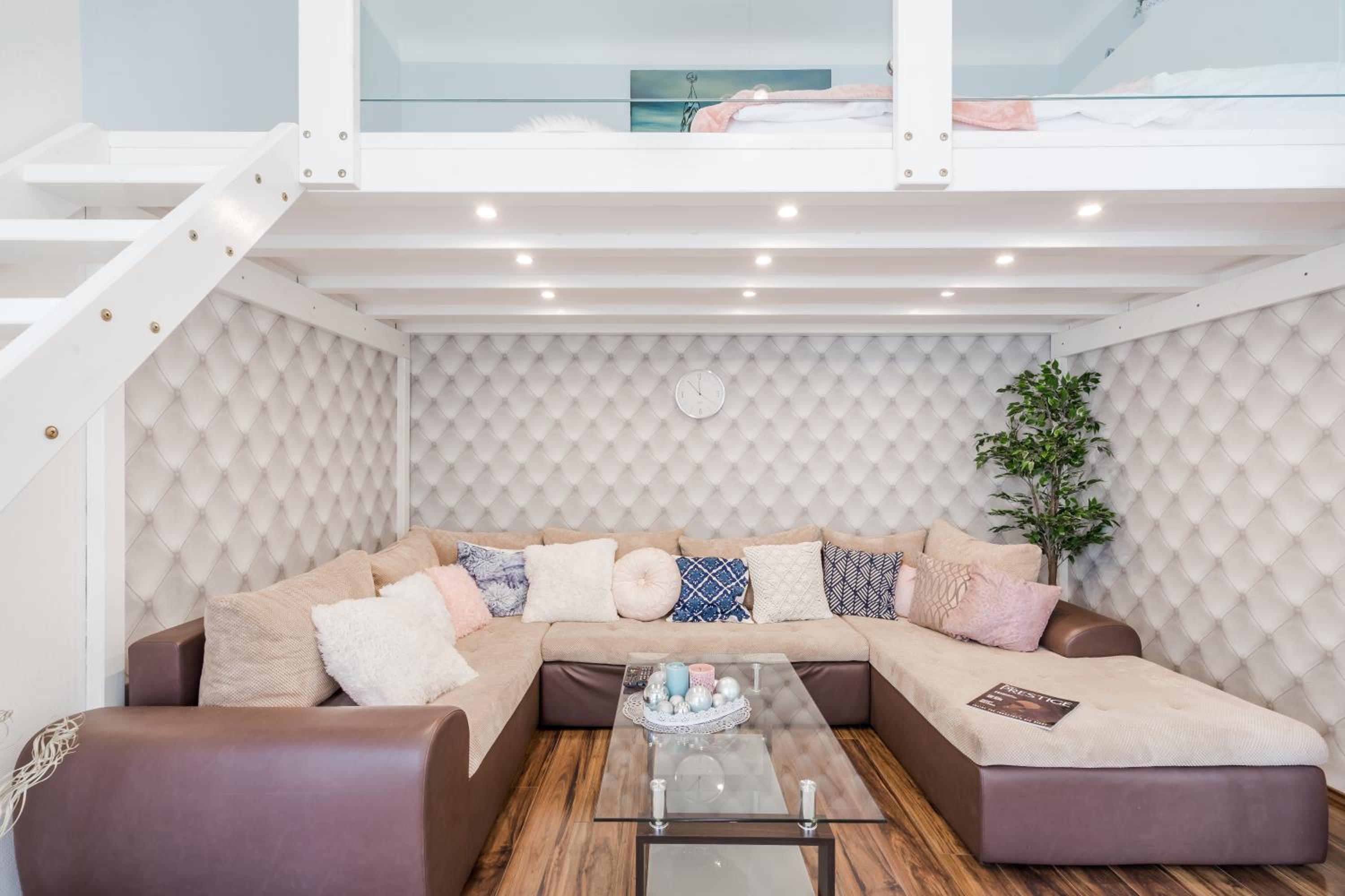 BpR Stylish Mosaic Home with Terrace view 2