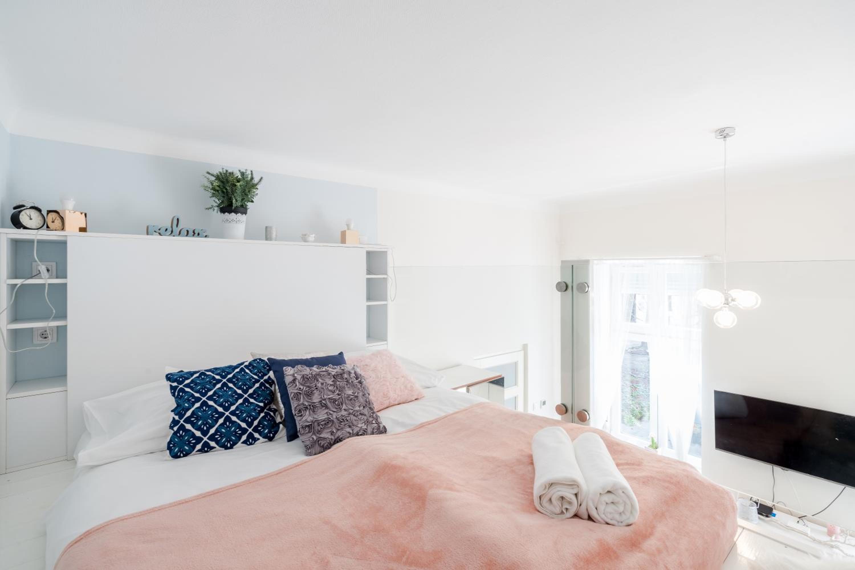 BpR Stylish Mosaic Home with Terrace view 5
