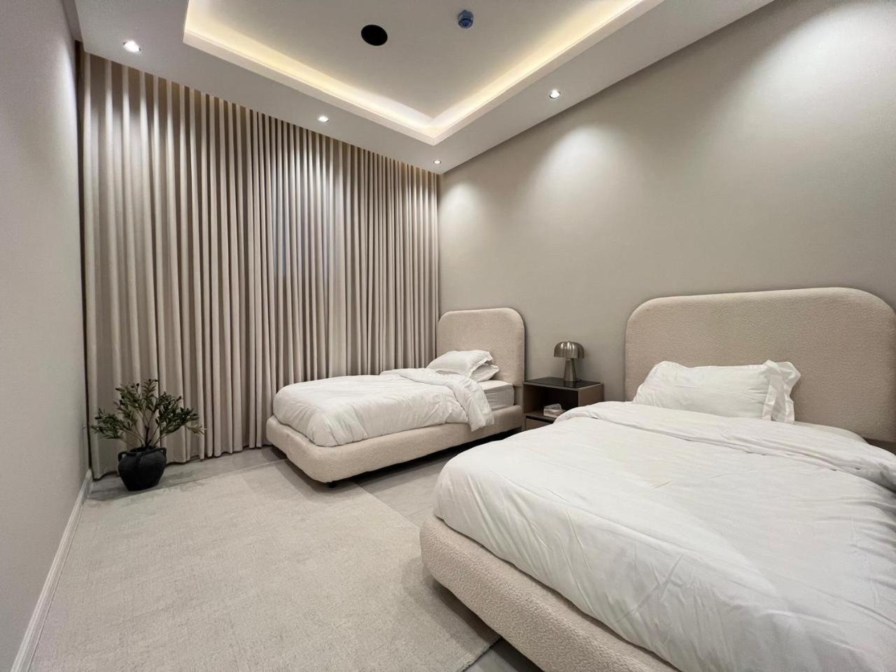 Modern B3 Apartment with AC Near Boulevard and Airport