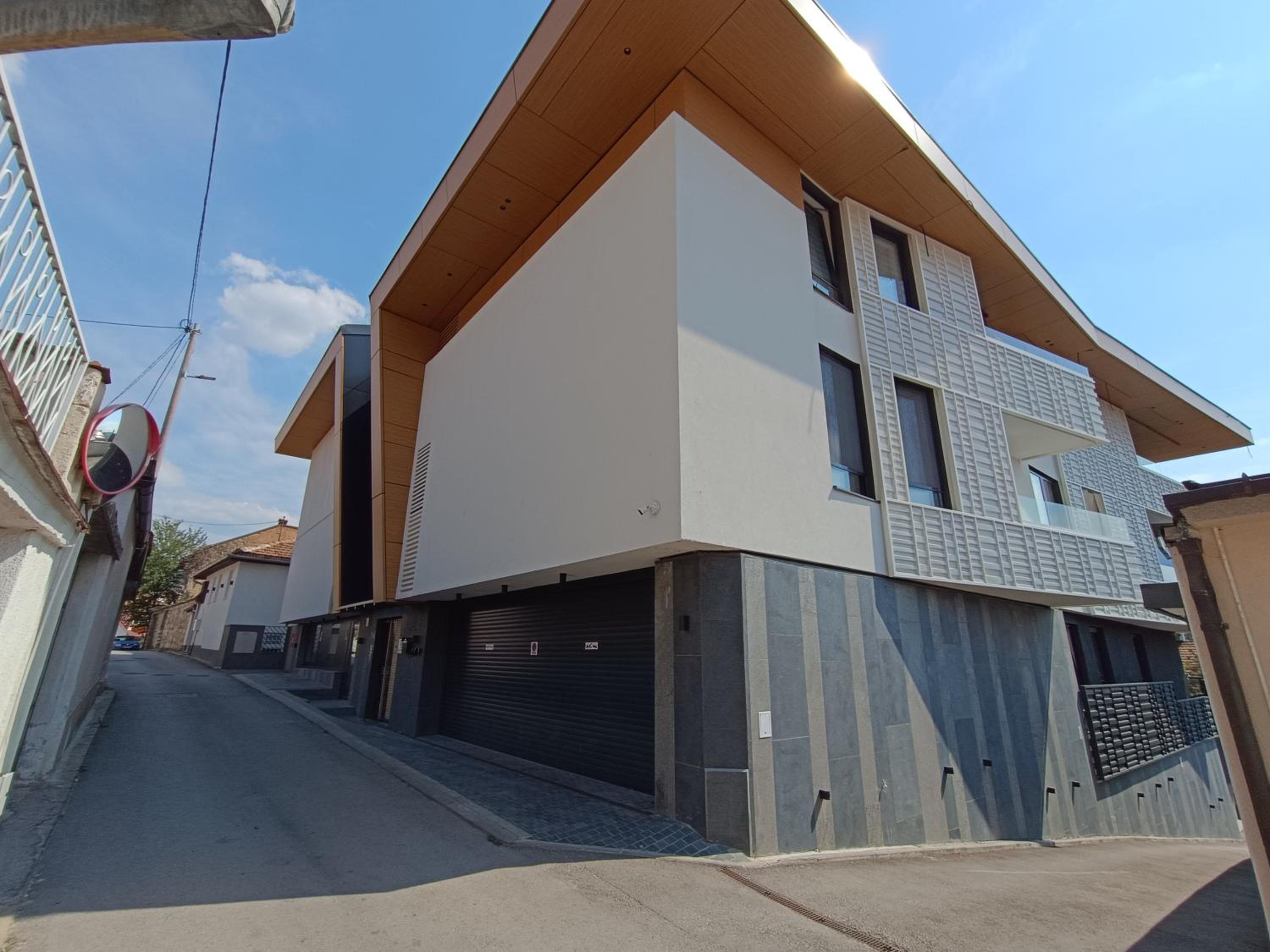 LuxApart Vrbanjusa Old City Centar free garage parking