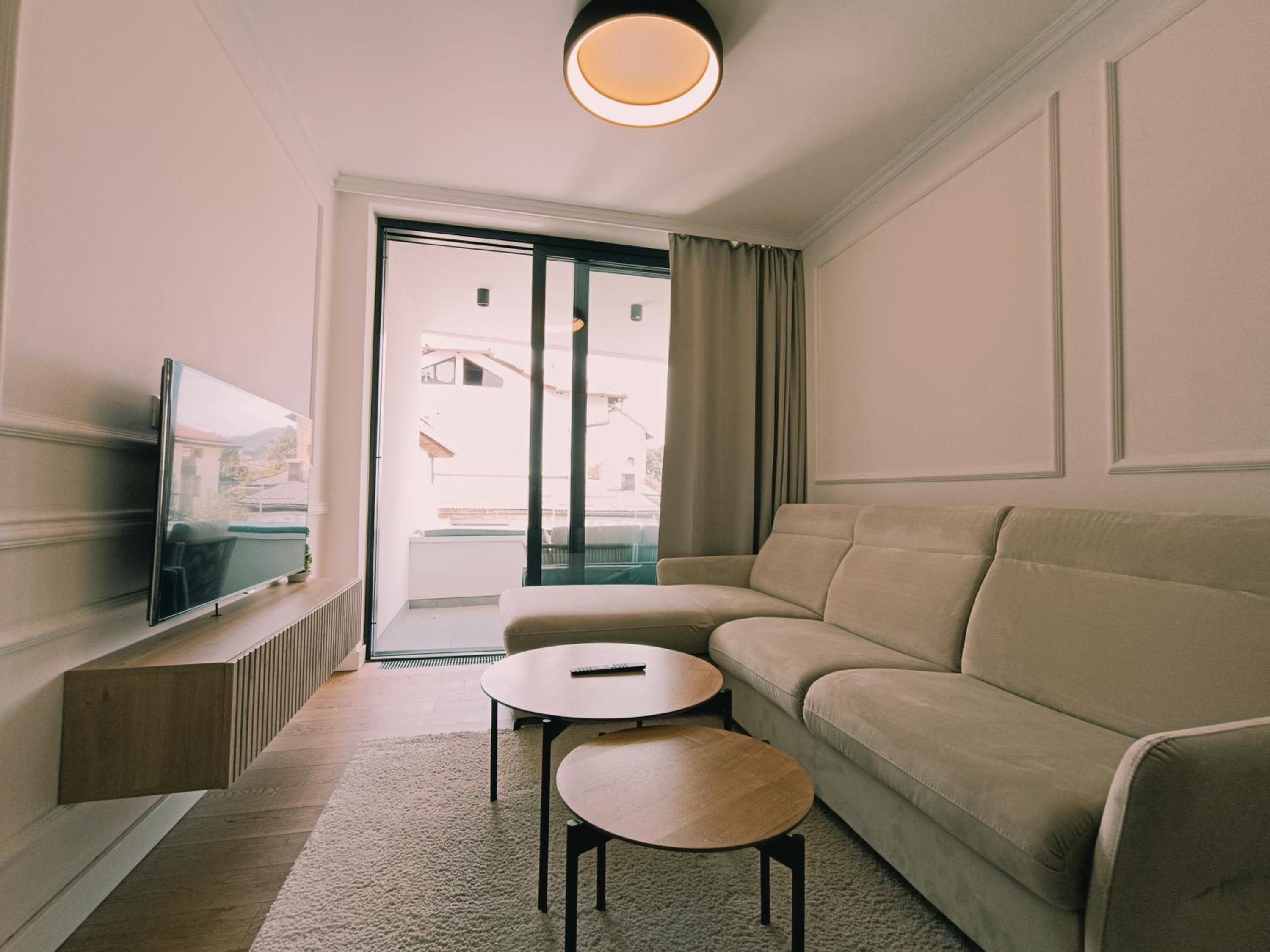 LuxApart Vrbanjusa Old City Centar free garage parking