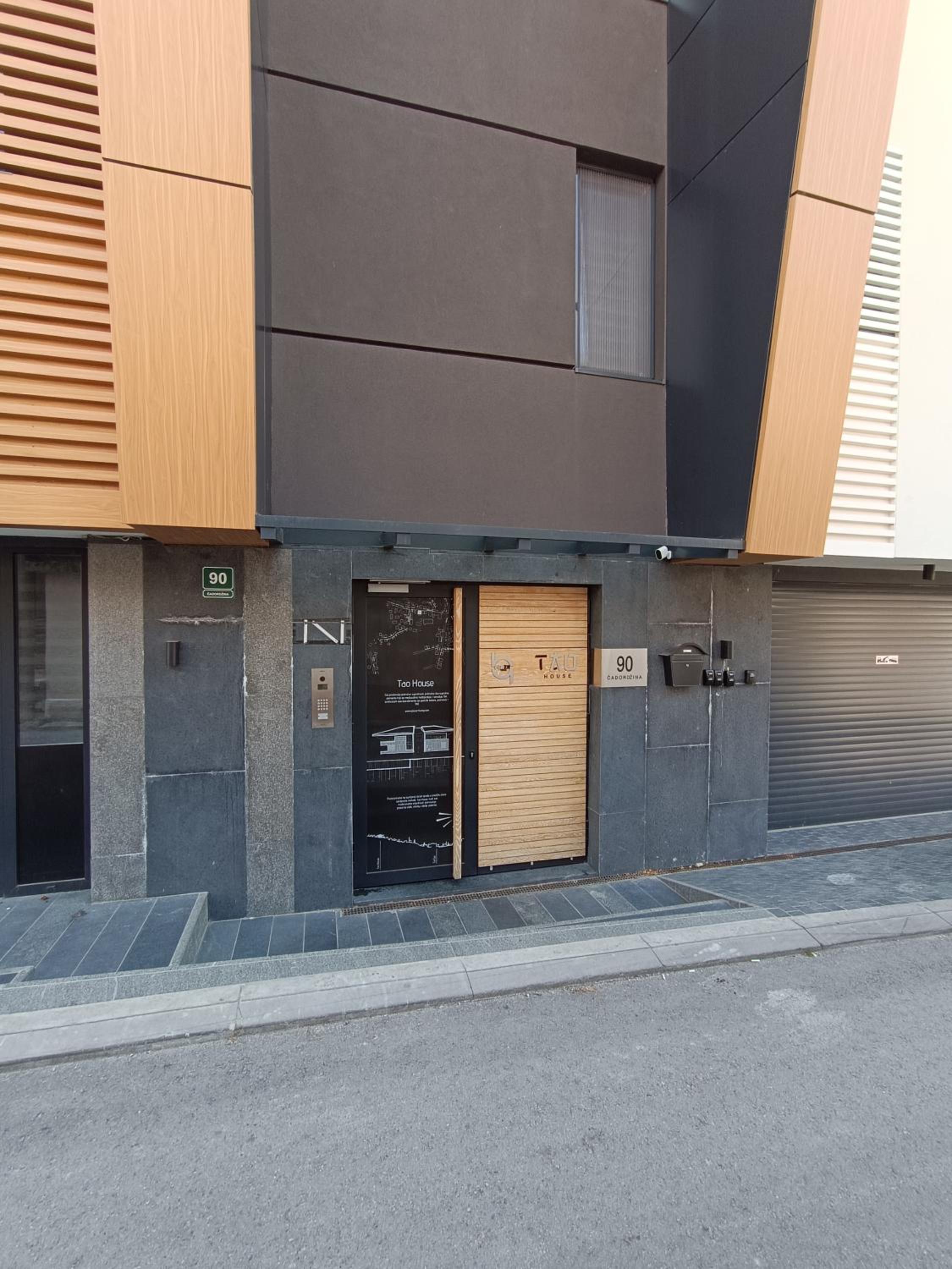 LuxApart Vrbanjusa Old City Centar free garage parking