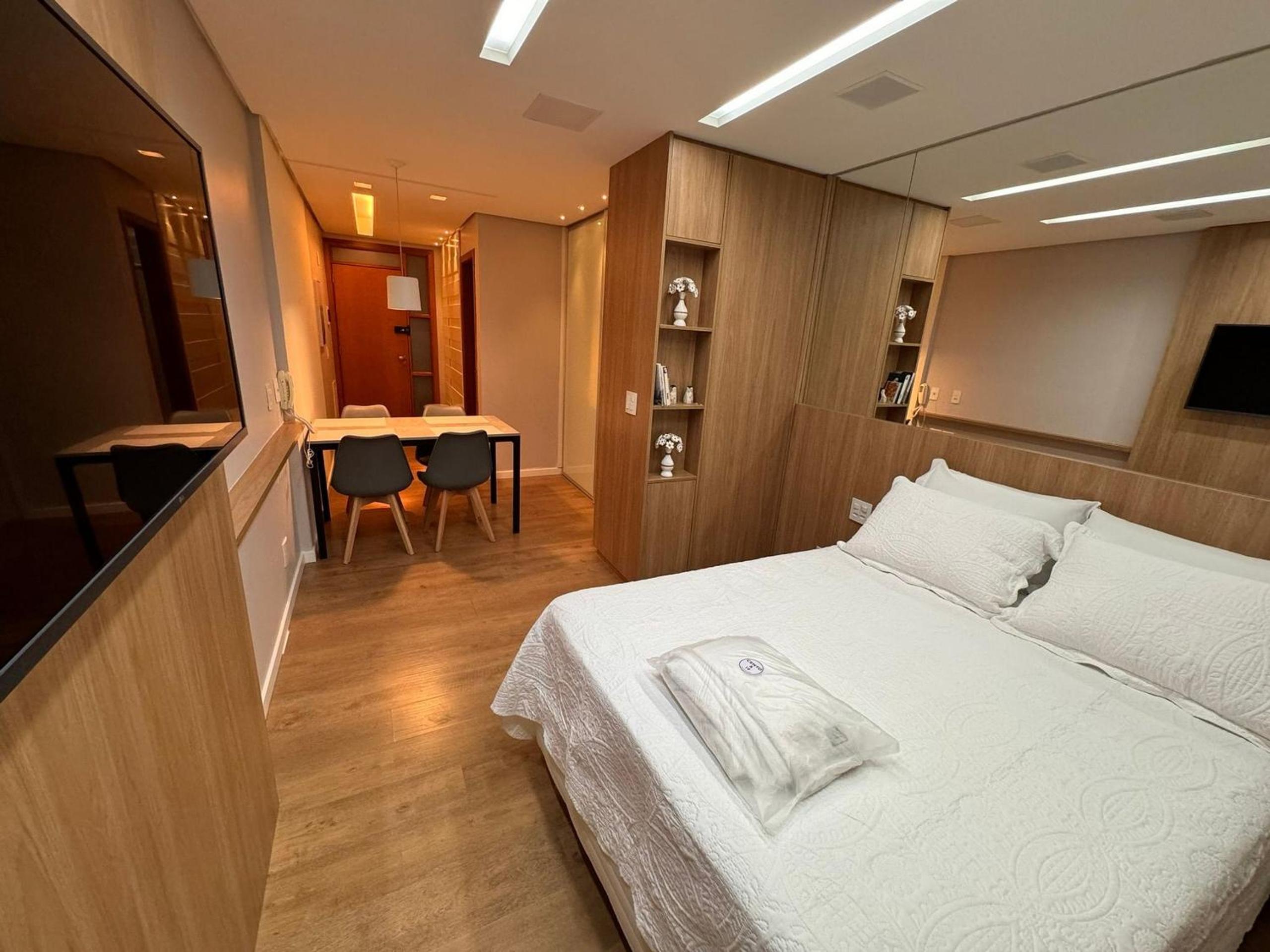 Flat Sudoeste Ed. Leonardo Center by CentoEdez
