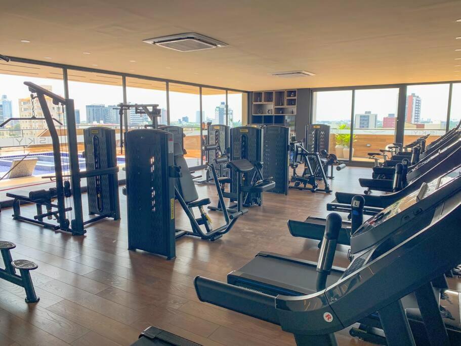 Studio Moderno con Patio Privado