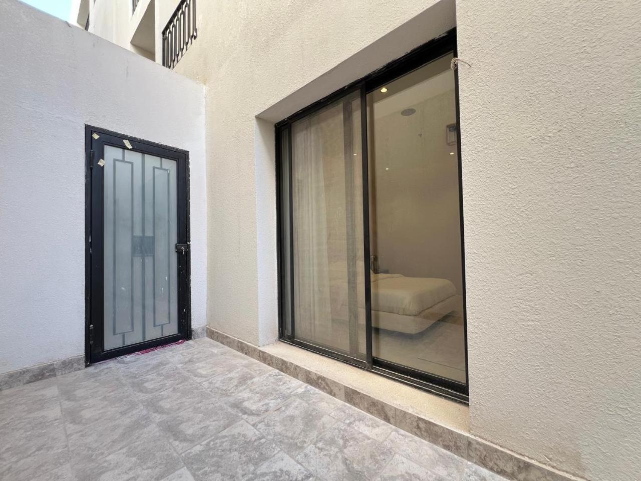 Modern B3 Apartment with AC Near Boulevard and Airport