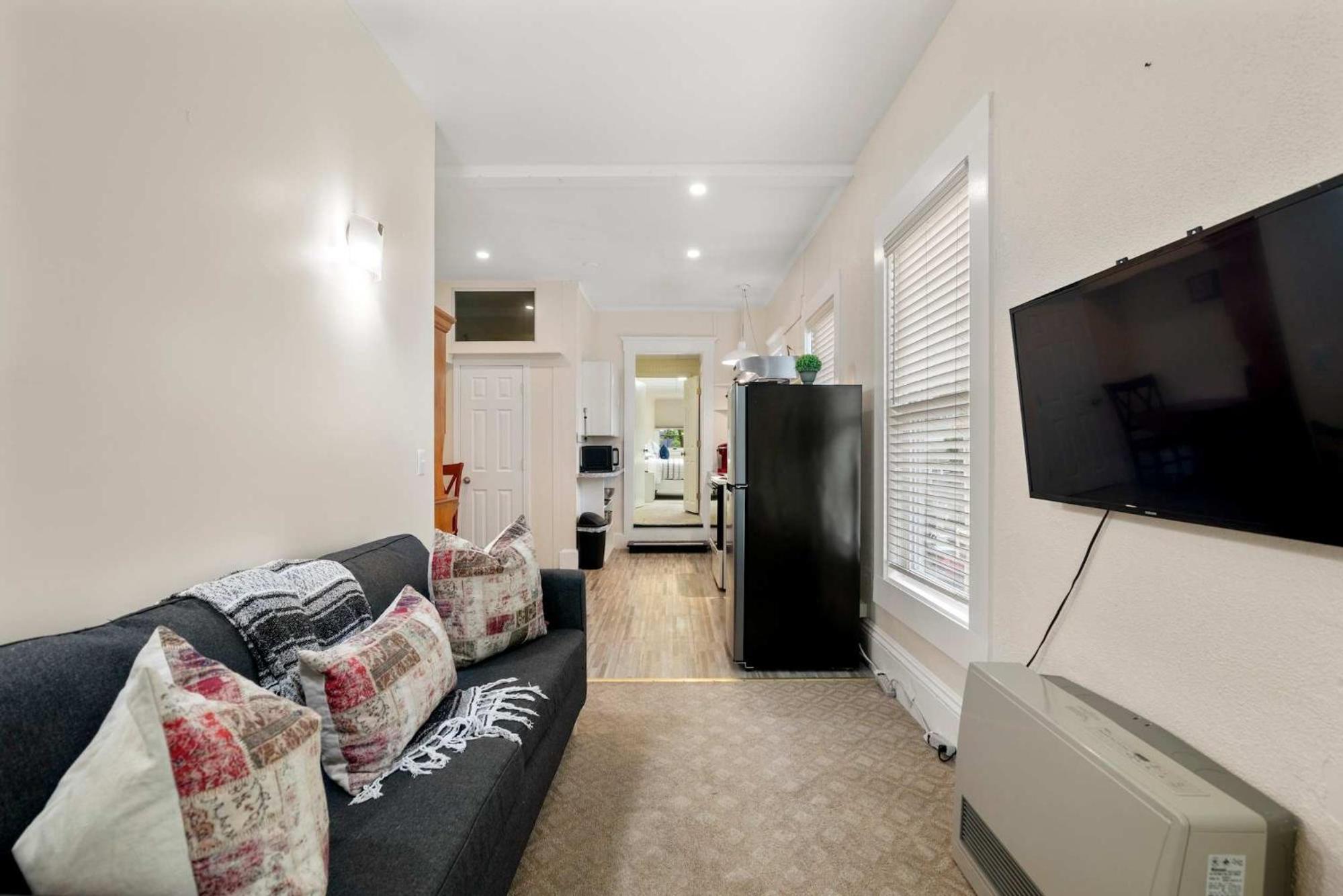 Cozy Retreat on Commercial Street for 2 view 5
