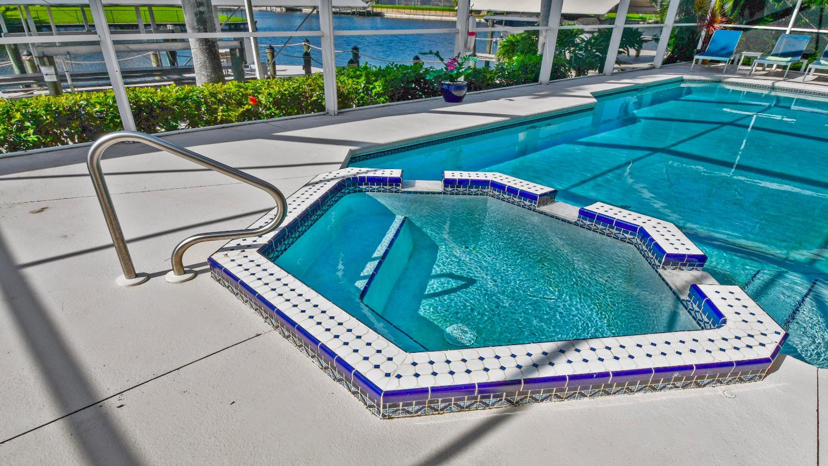 Punta Gorda Vacations - Seascape - SpaWhilrpool South Terrace 4 Bedroom - Property Image 1
