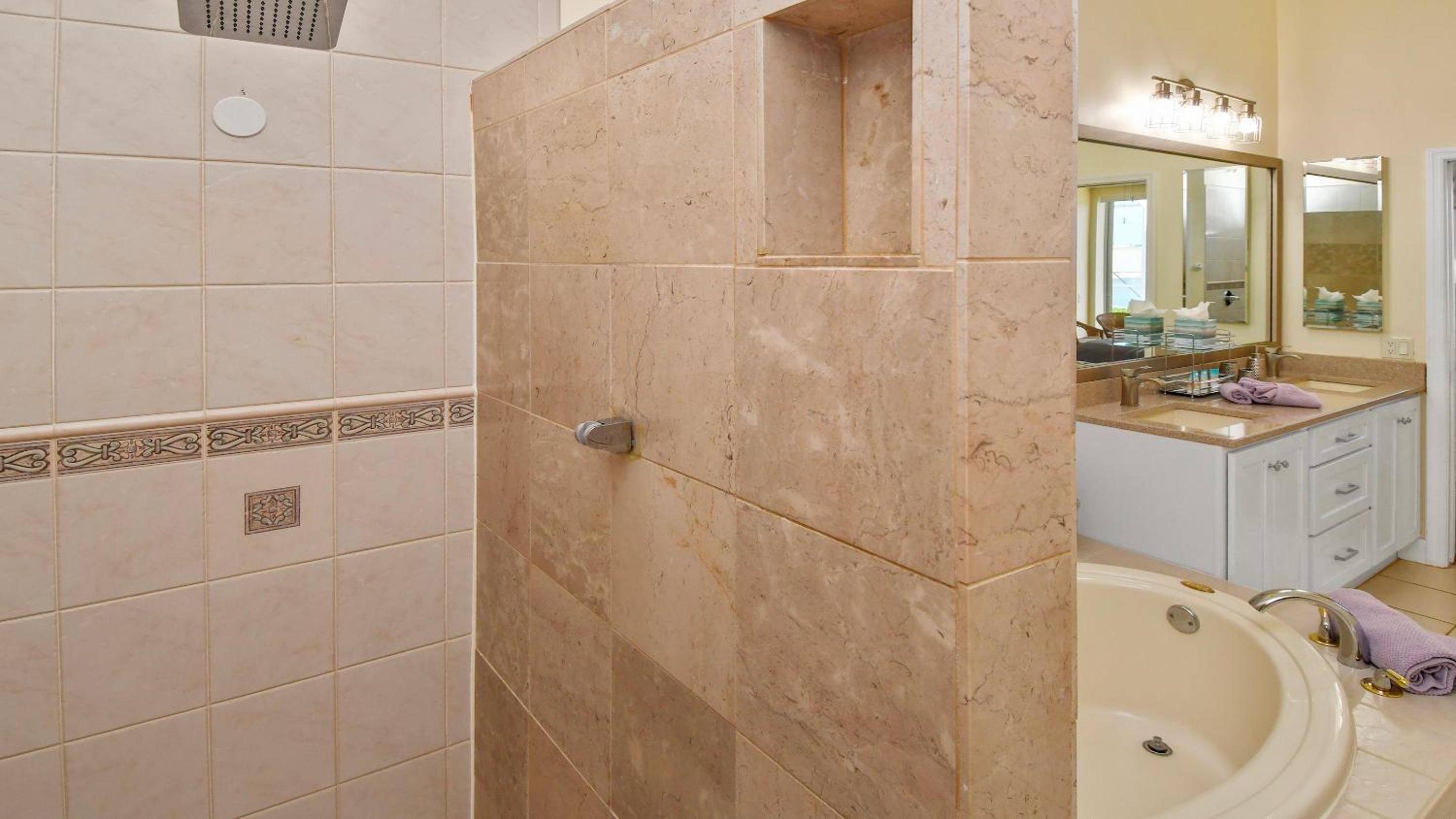 Seascape - SpaWhilrpool South Terrace 4 Bedroom - Property Image 9