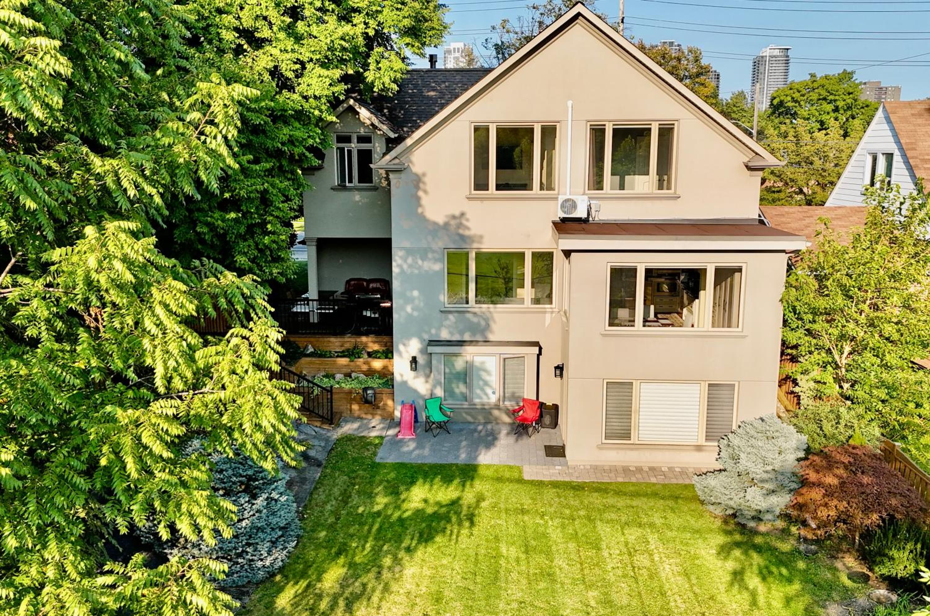 iResidence in Toronto - Unique Mansion - Fantastic Views with Breakfast