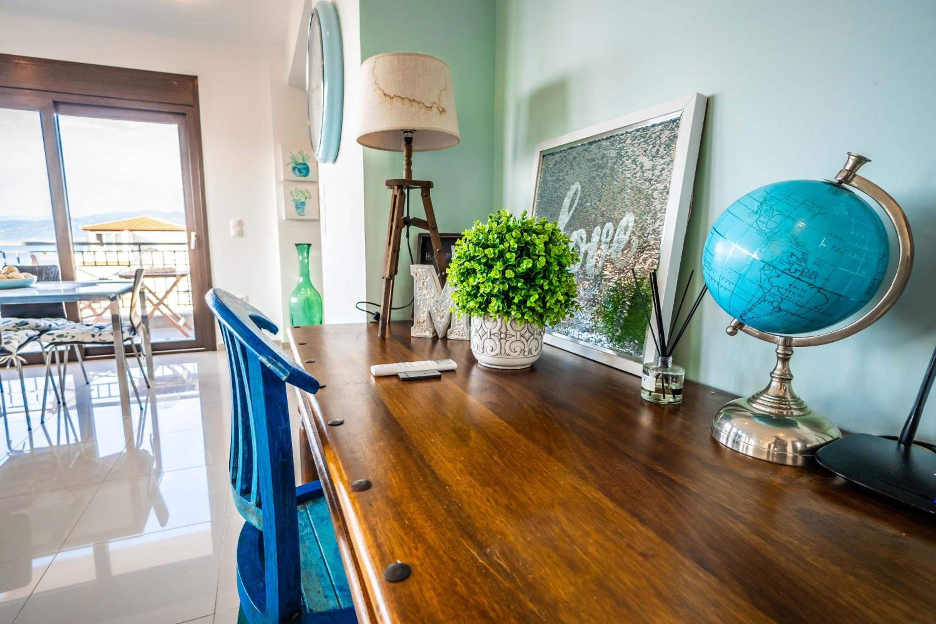 Magical Seaside Town Boutique Apts 1 photo 3