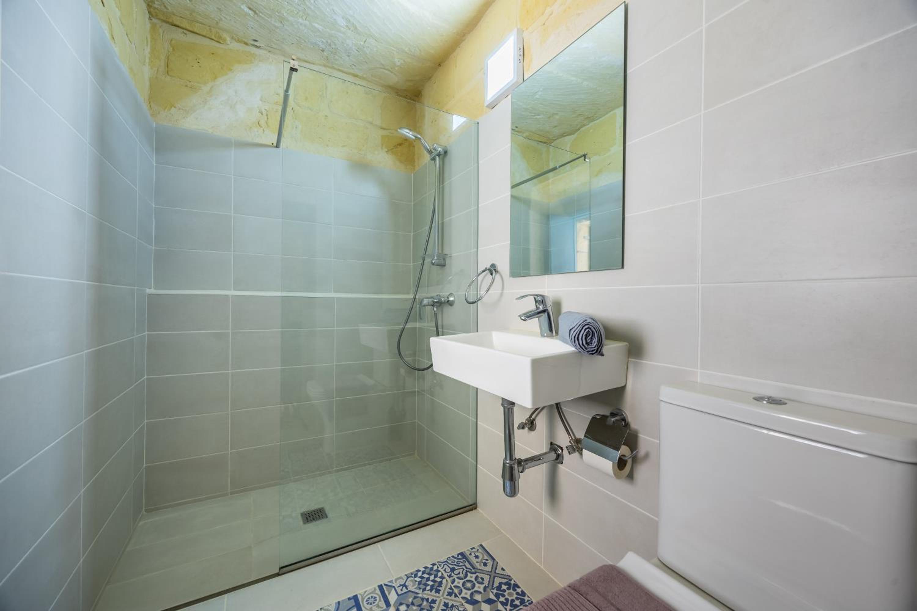 Room 8 - Couples room x 2 by Solea view 4