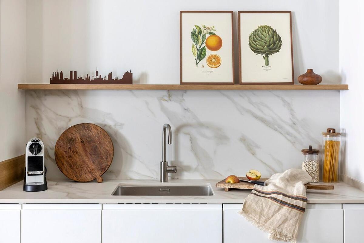 Luxury Apt with King Beds & Central AC in Heart of BCN