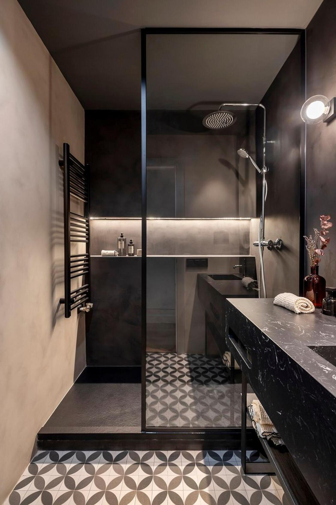 Luxury Apt with King Beds & Central AC in Heart of BCN