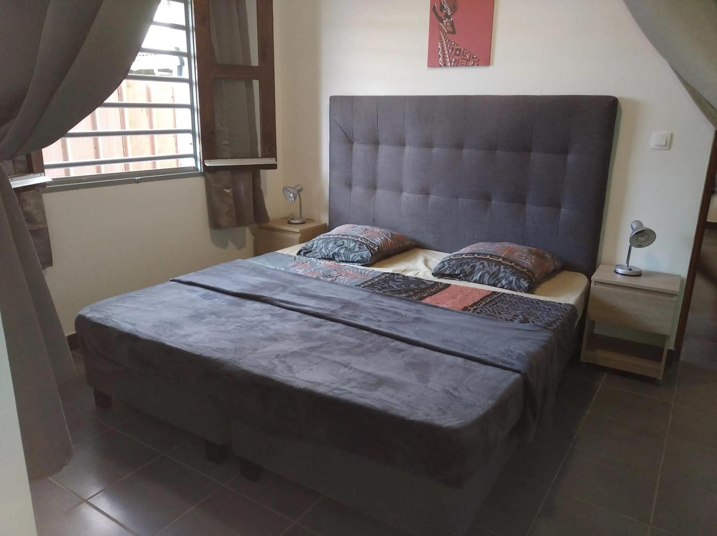 Appartement cosy à Sainte Suzanne - 70 m² - Balcon view 2