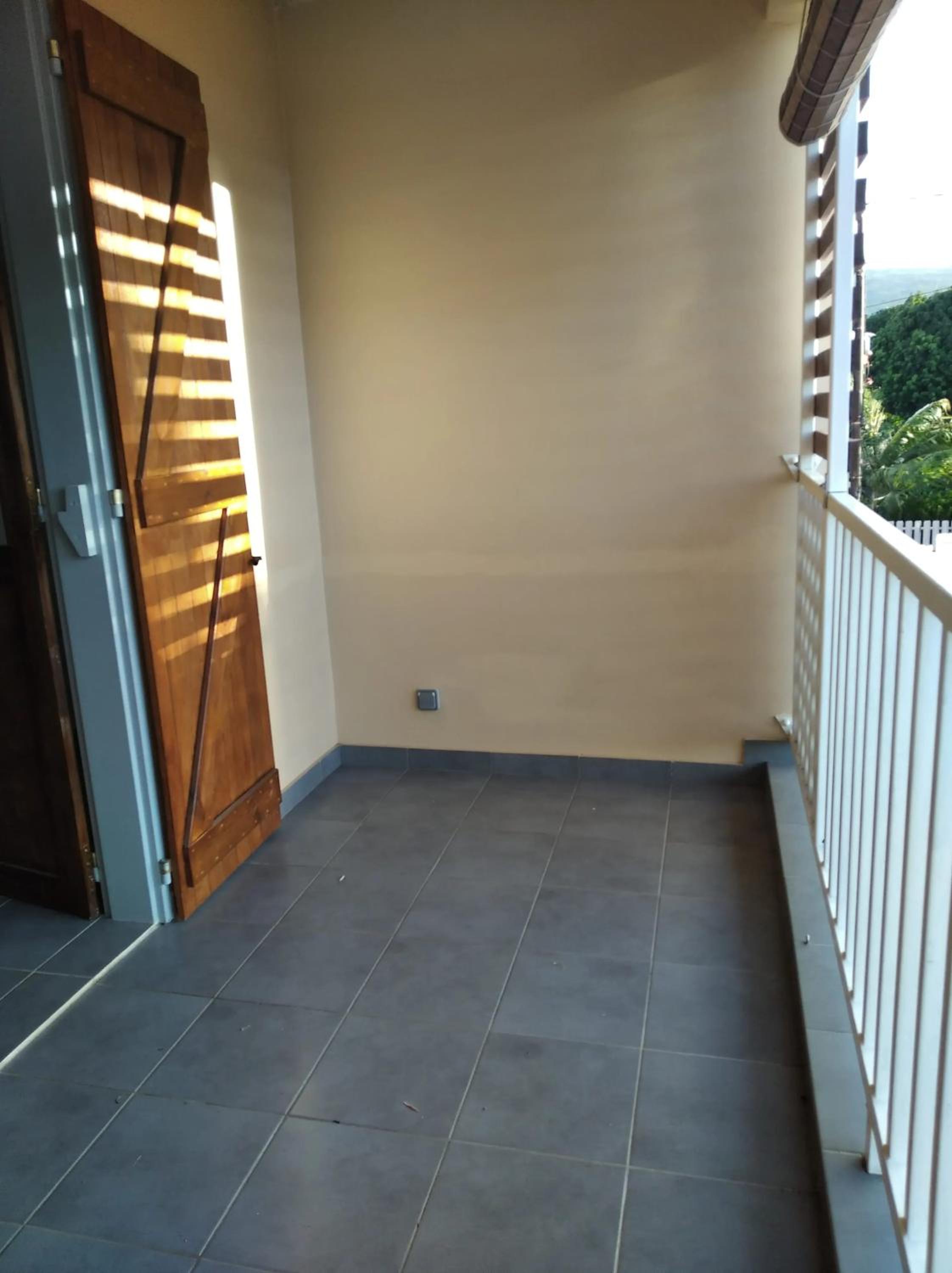 Appartement cosy à Sainte Suzanne - 70 m² - Balcon view 3