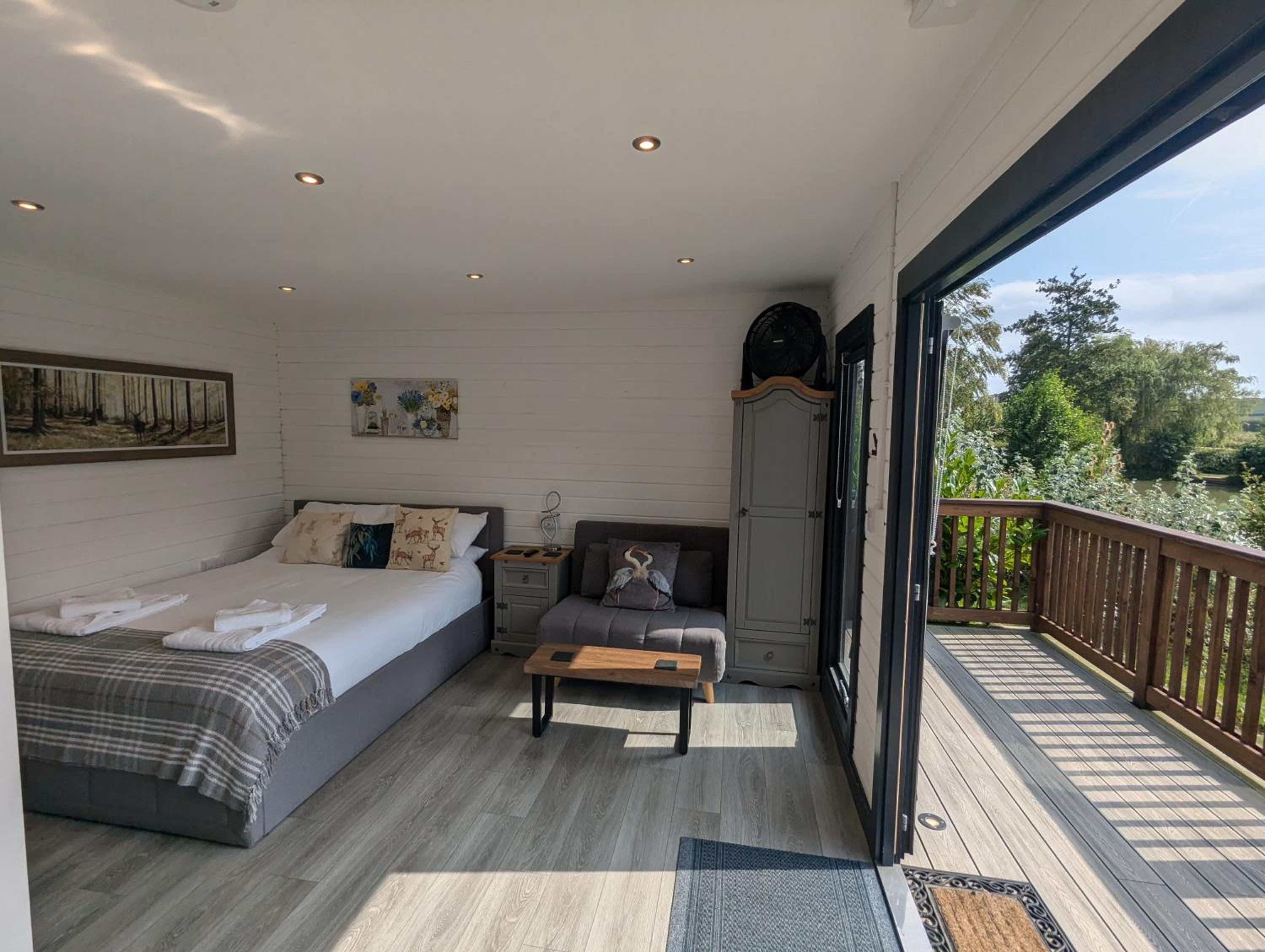 Shearsby Valley Lakes Accommodation