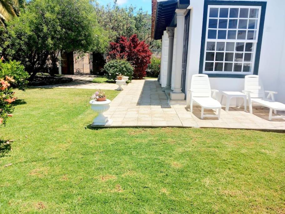Villa en el campo con piscina privada a 2 mins y sunsets! view 3