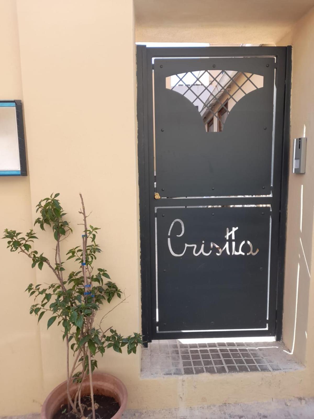 Cristta photo 5