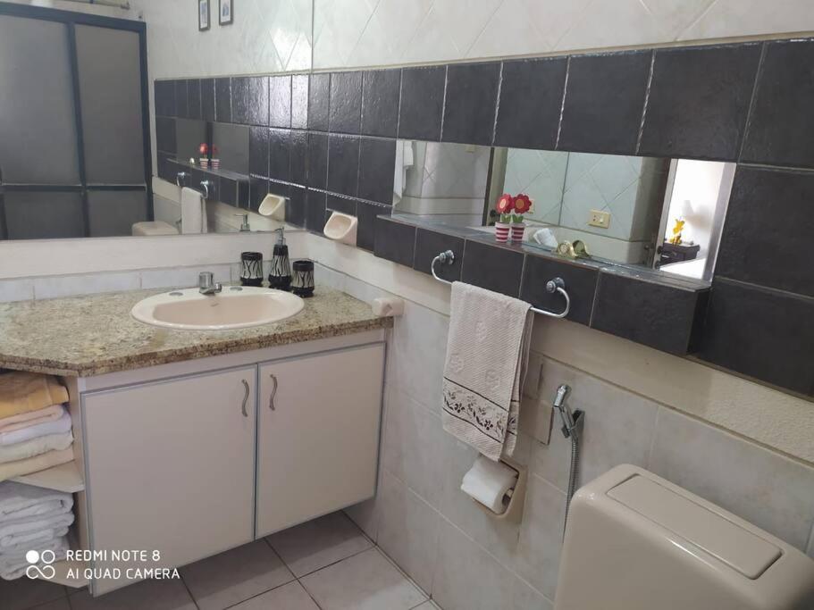 Hermosa y céntrica casa de 3 dormitorios