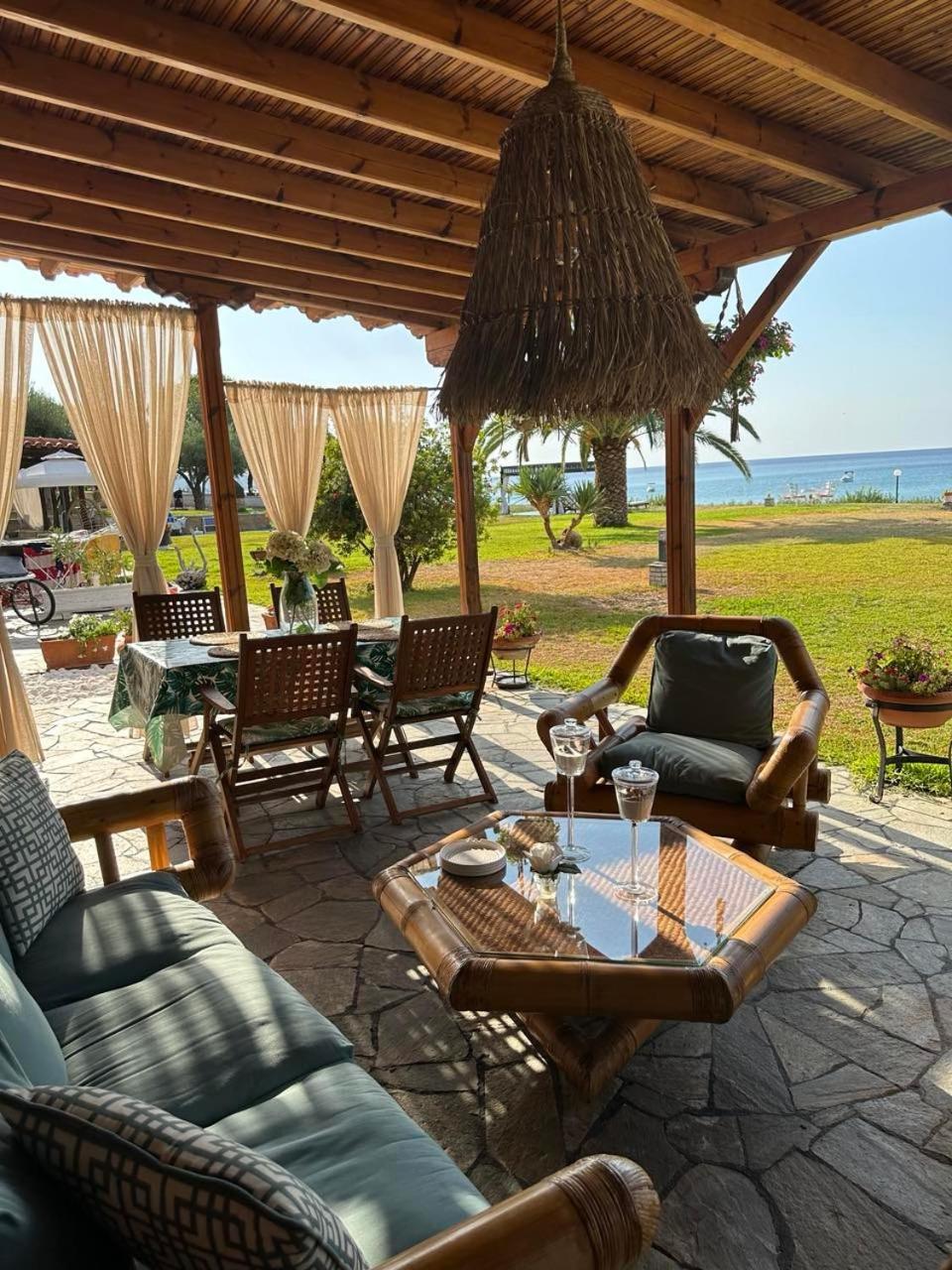 ALKEA beachfront apartment Moles Kalives Halkidiki