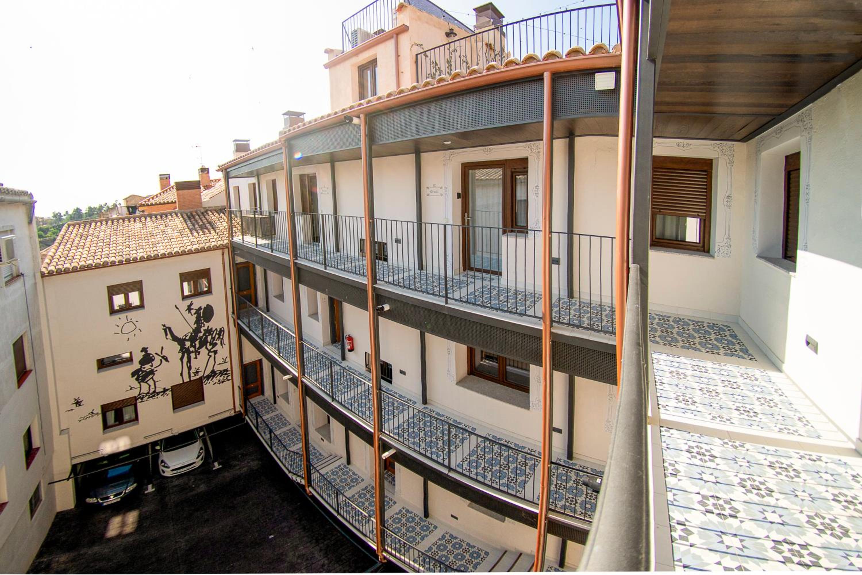 Cervantes 5 Collection - Bisagra Delux view 2