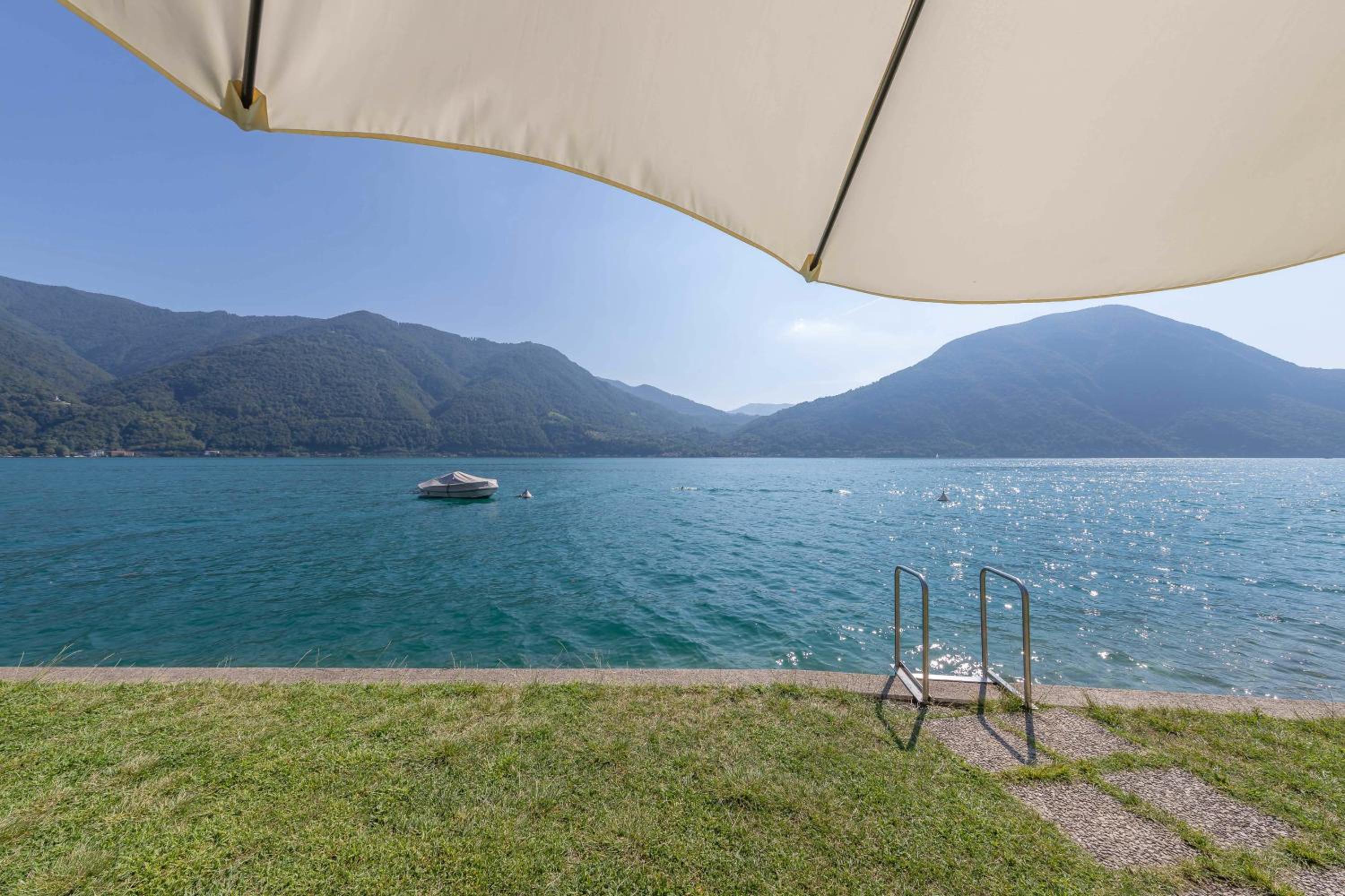 LakeStudio with Private Beach