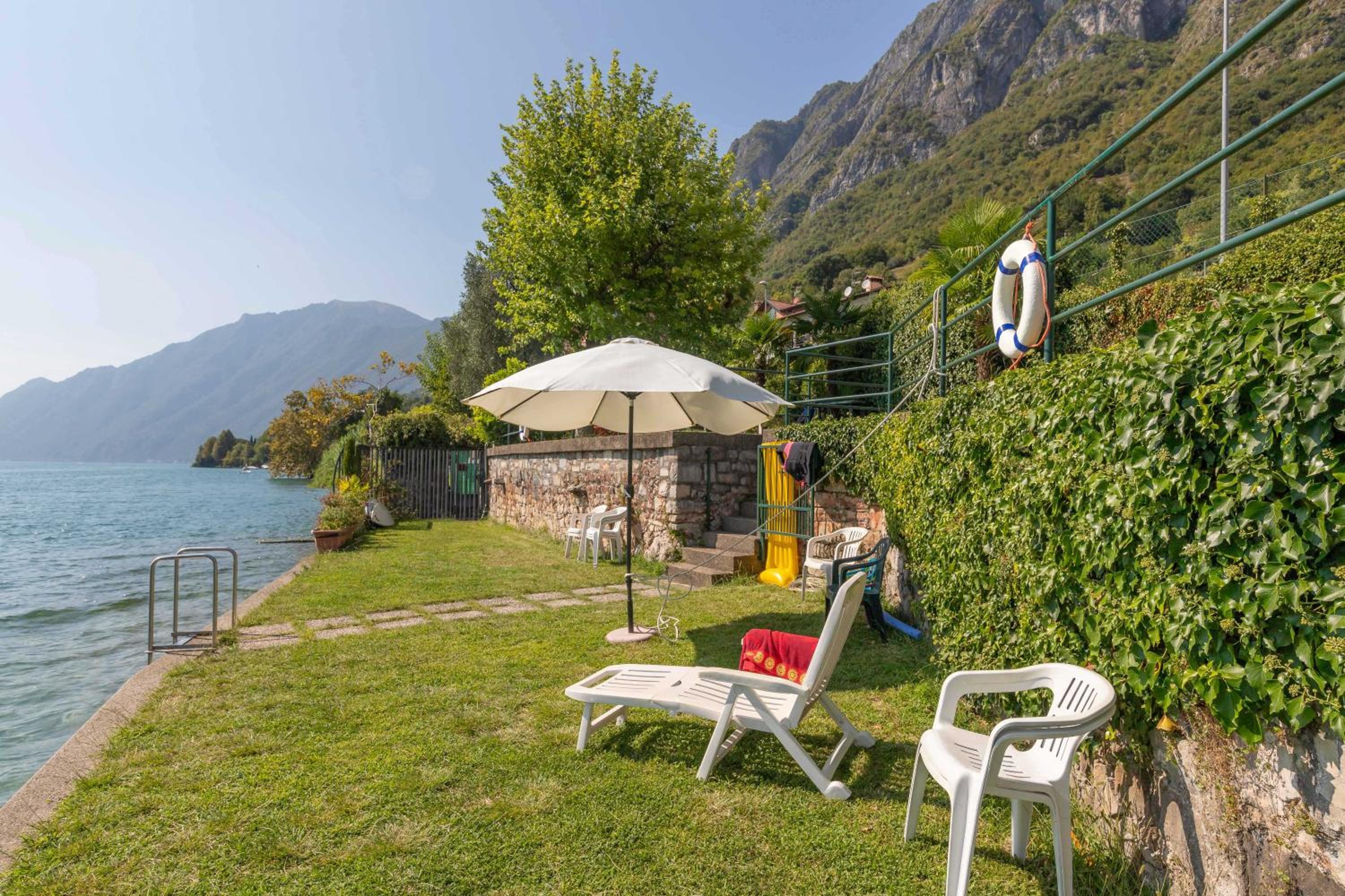LakeStudio with Private Beach
