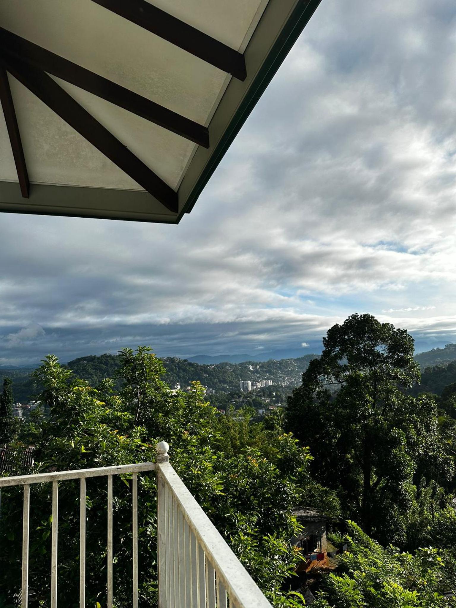 Orchid Villa in Kandy view 4