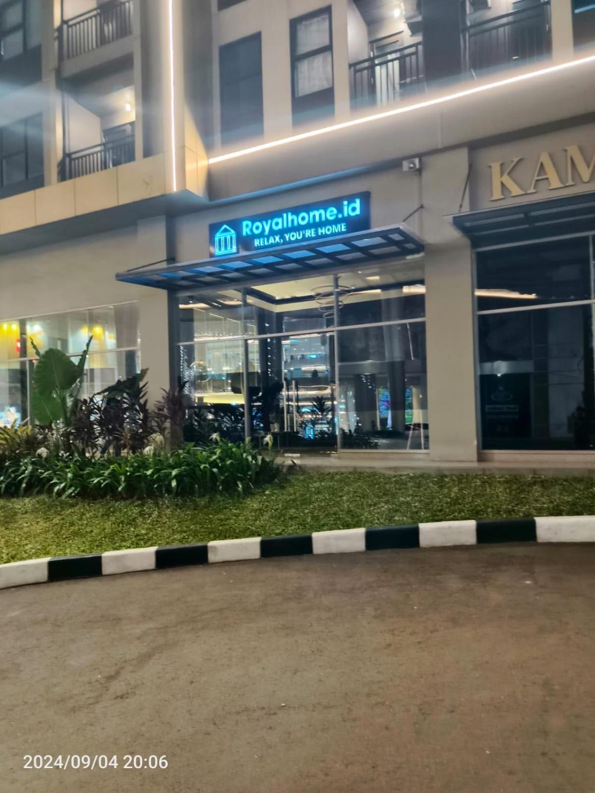 Cozy Furnished Studio Apartemen Transpark Cibubur by Royal Home Indonesia