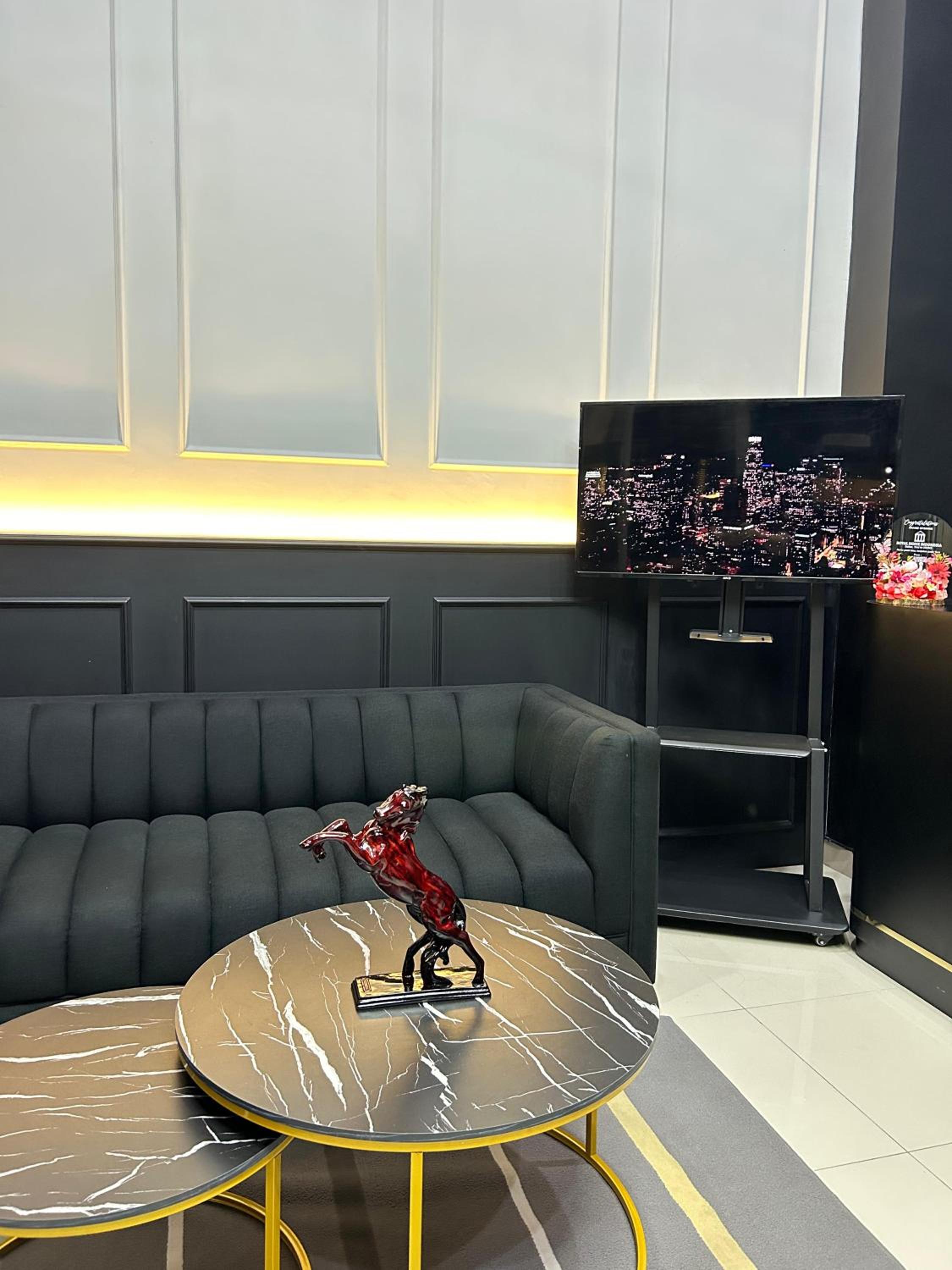 Cozy Furnished Studio Apartemen Transpark Cibubur by Royal Home Indonesia