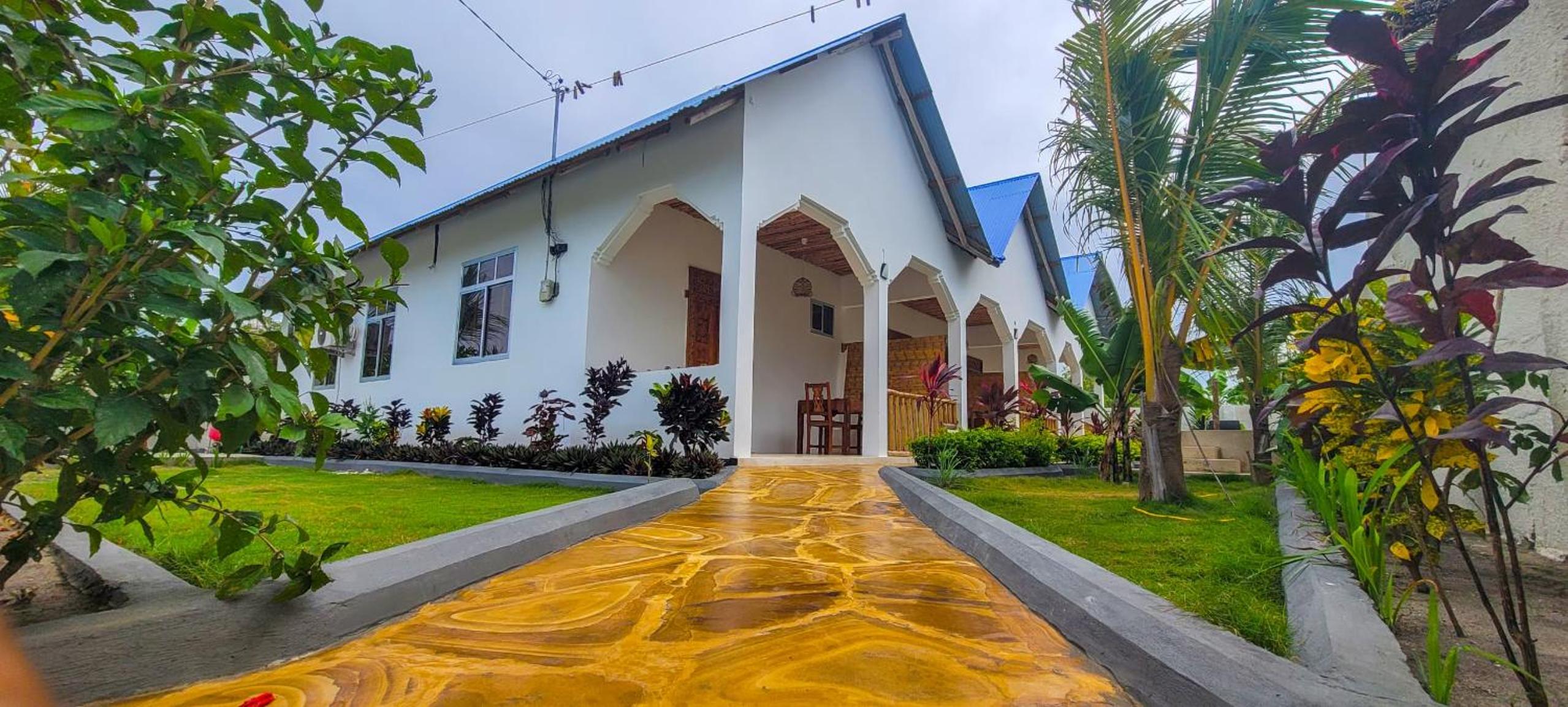 Zan White Apartments