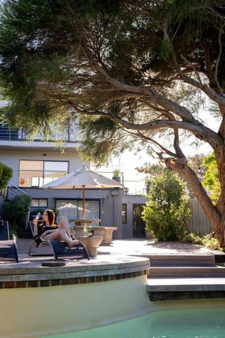 Villa Rhulani - Luxurious Four Bedroom Seaside Villa, Pool, Gym & Backup Power