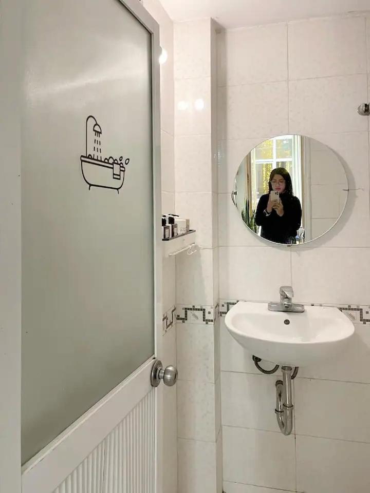 Bright Large Window Room Private External Bathroom