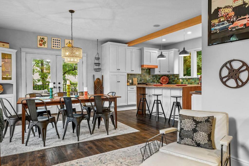 Fantastic Family Home in Central Mount Washington view 5