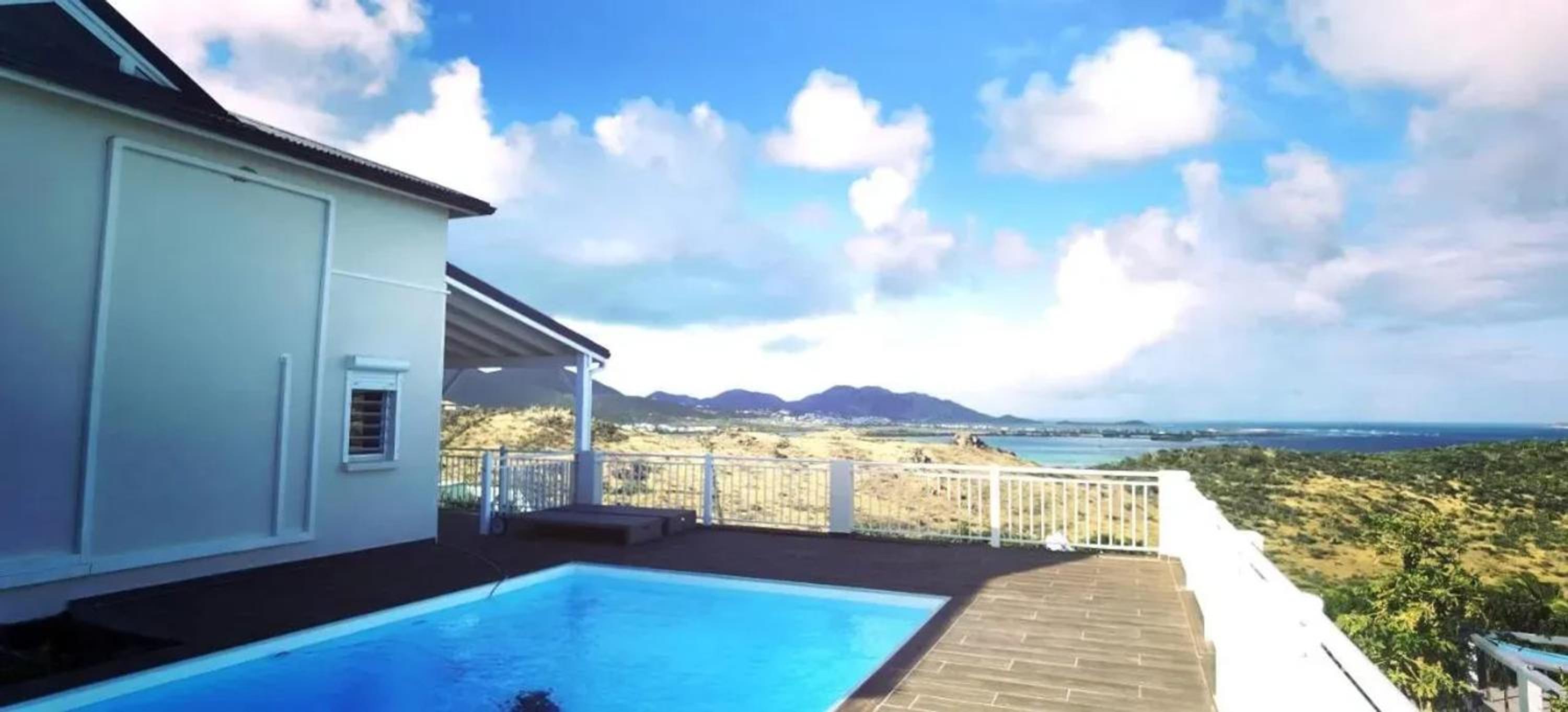 House with pool and beautiful garden in Saint Martin