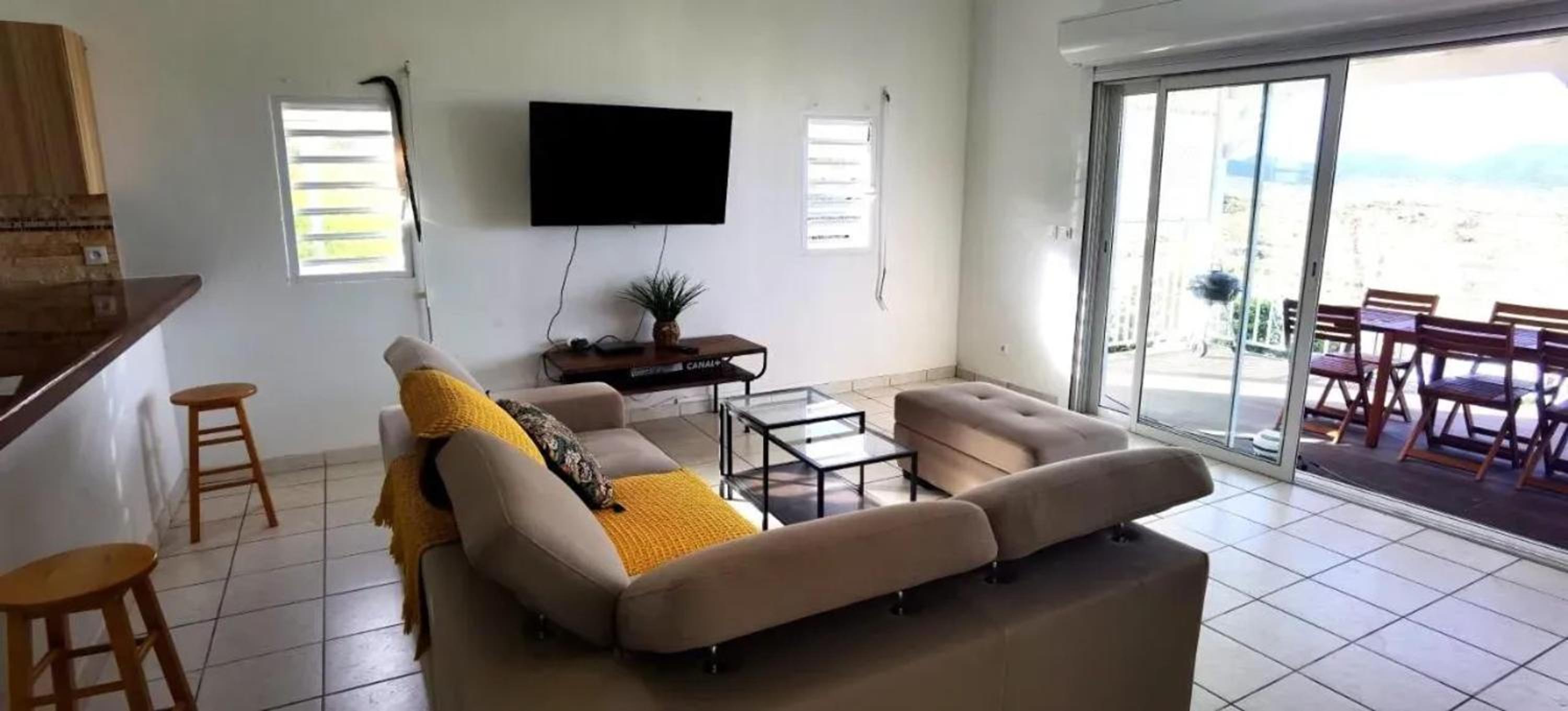 House with pool and beautiful garden in Saint Martin