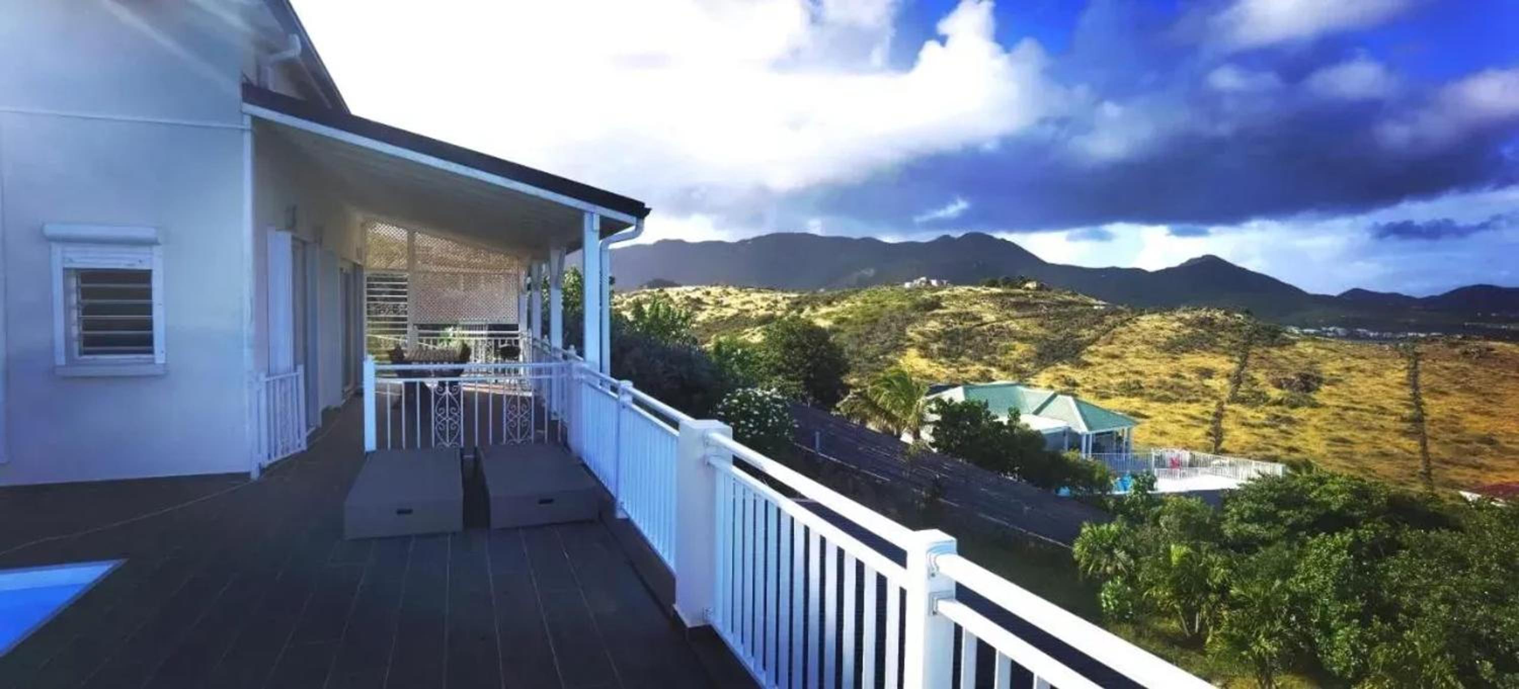 House with pool and beautiful garden in Saint Martin