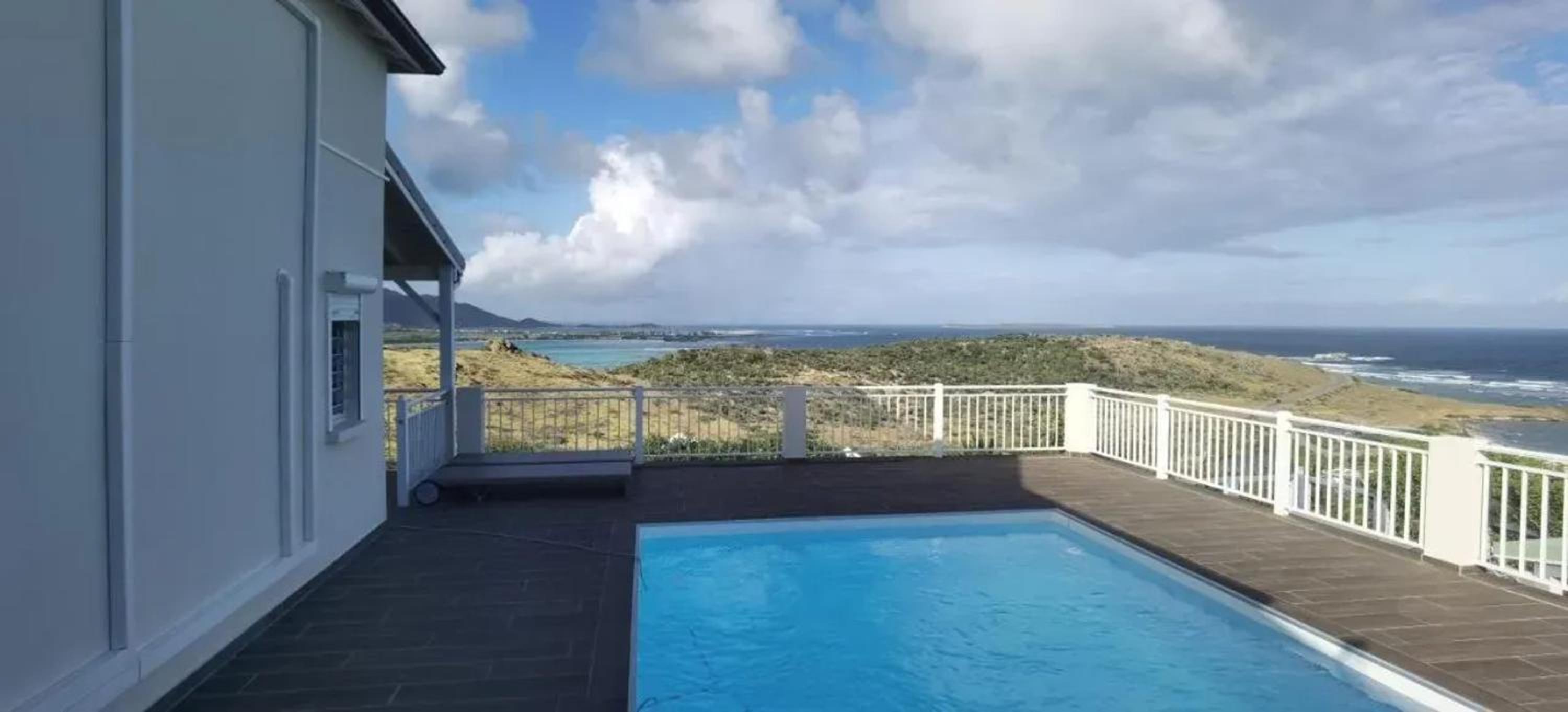 House with pool and beautiful garden in Saint Martin