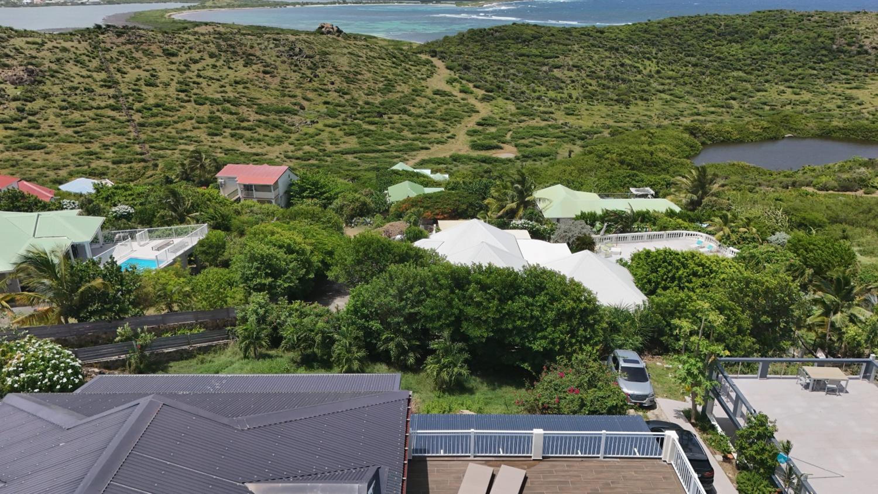 House with pool and beautiful garden in Saint Martin