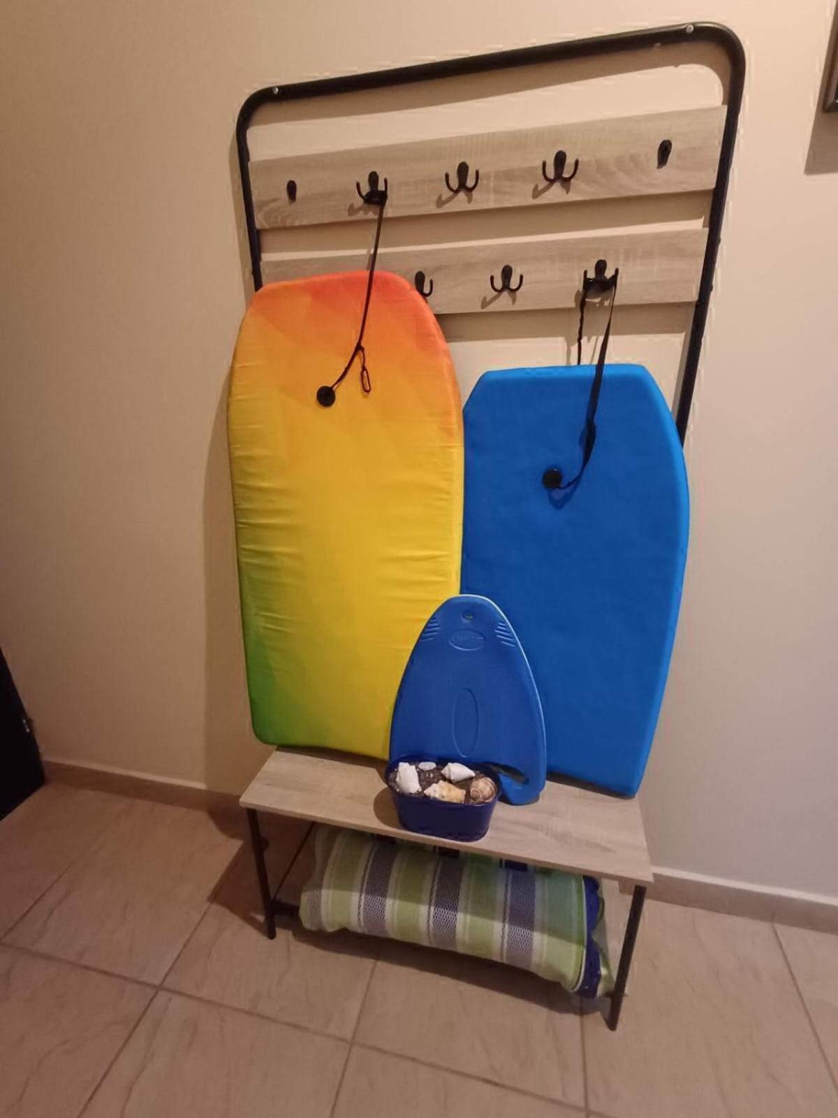 Apartamento de Lujo en Playa Jacó, Frente al Mar, Wifi, AC, Parqueo Privado y Piscinas