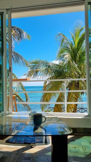 Beach House & Yacht Seaside Sunrise Haven