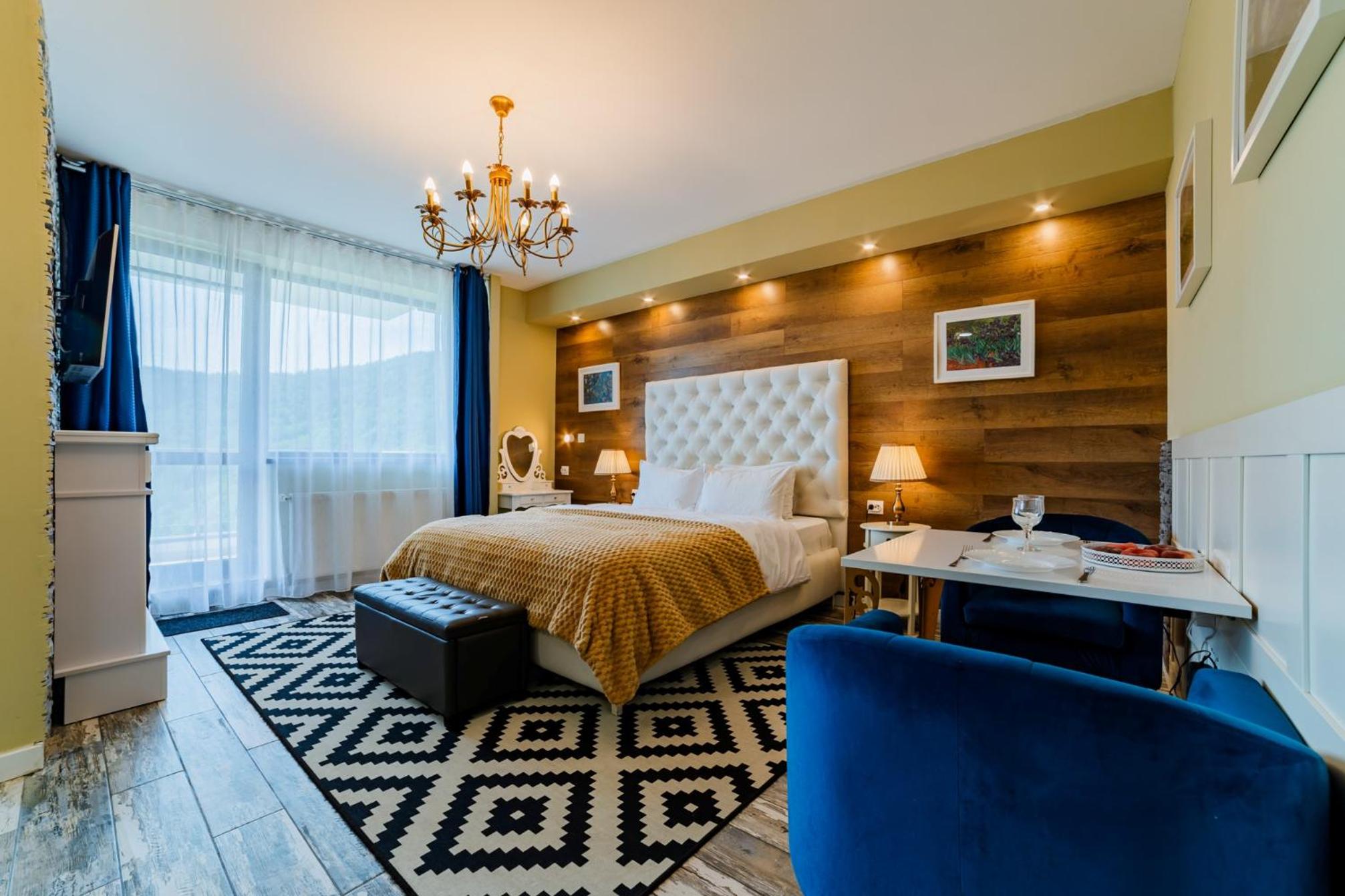 Romantic Jacuzzi Chic Apartment view 3