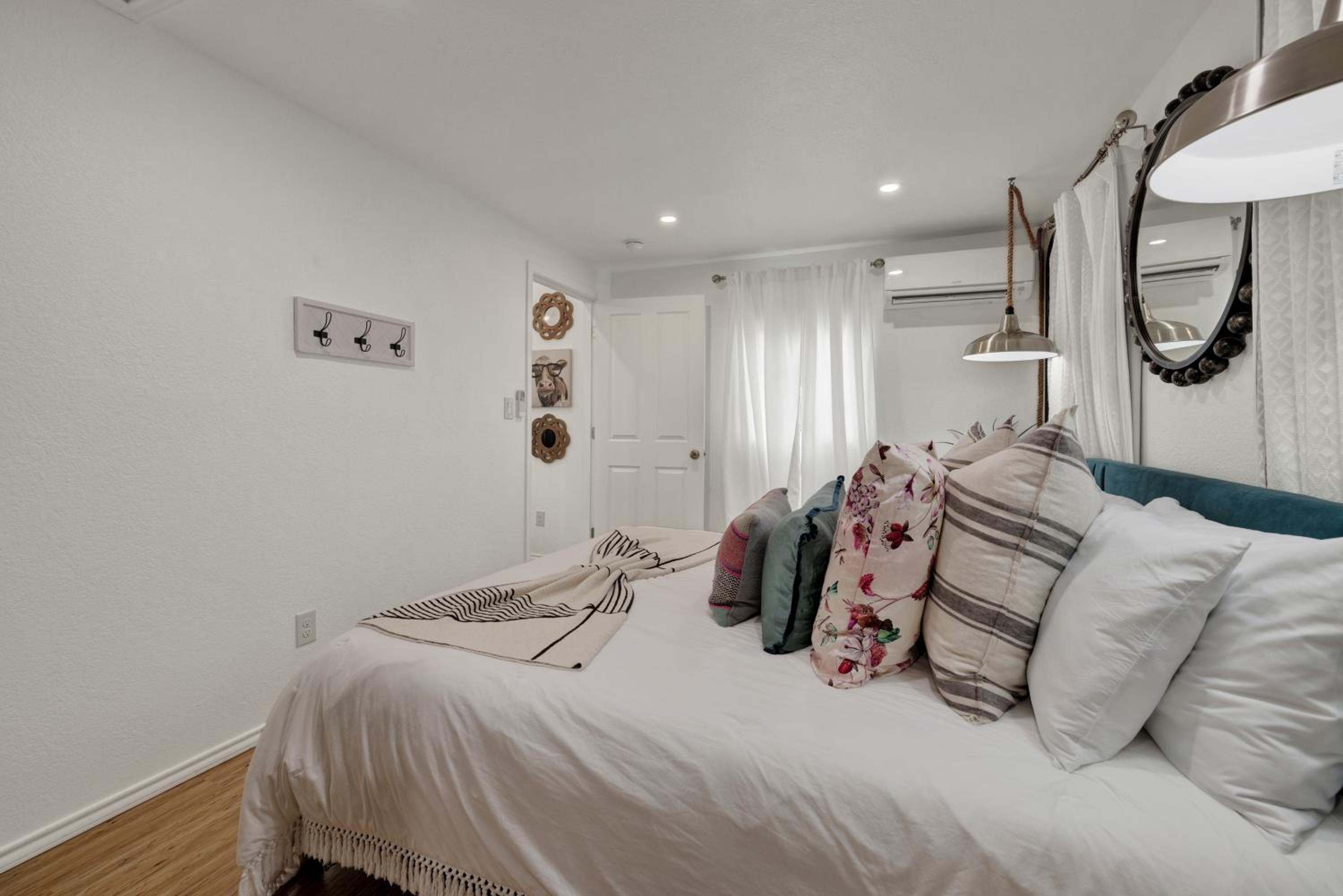 Poplar Place Soho with Hot Tub - 6 Blks to Main St view 5