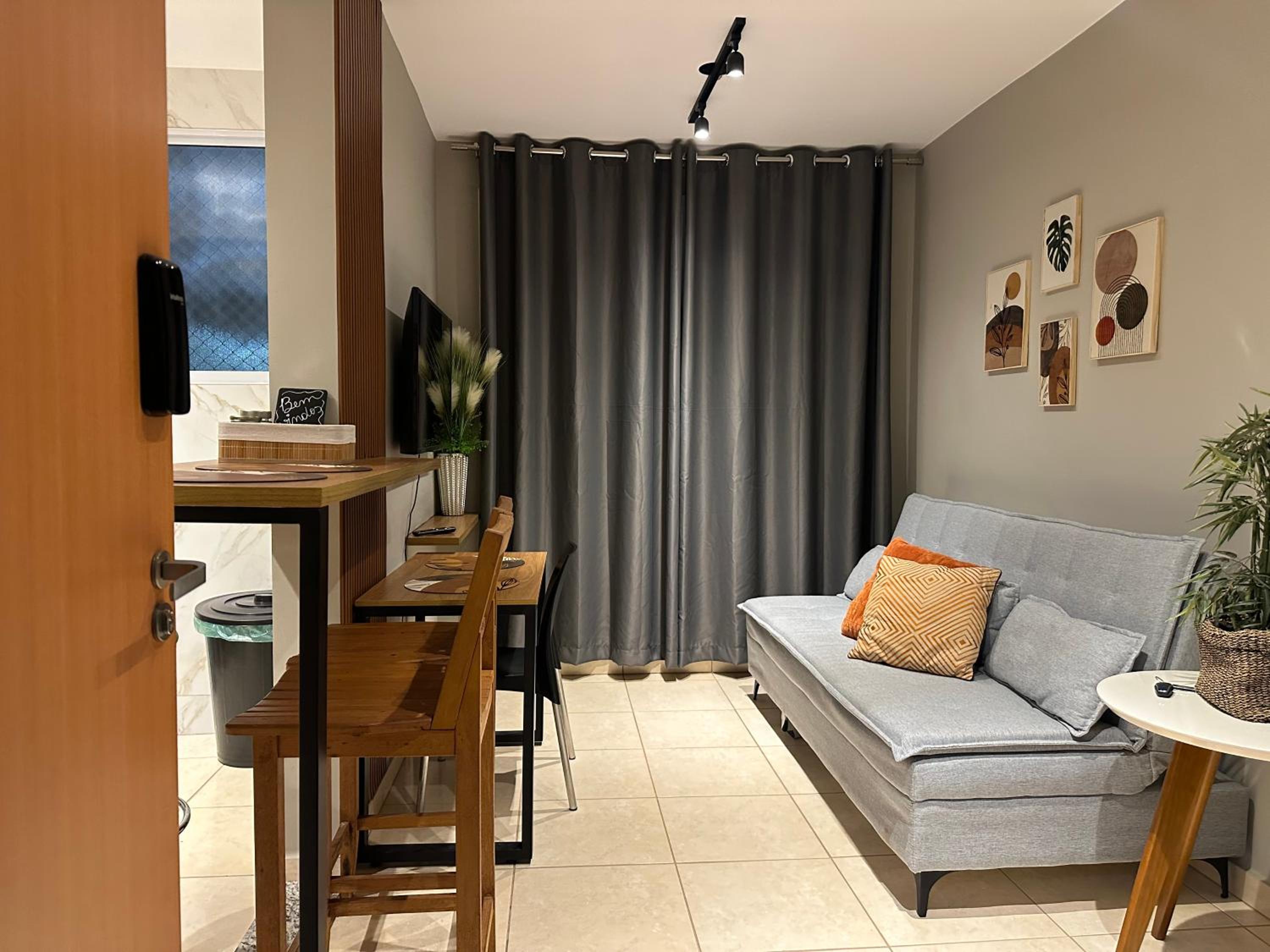 Flats Praia Uberlandia - Apt próximo ao Praia Clube - Area de lazer com Portaria 24 horas, piscina, academia, brinquedoteca, churrasqueira e áreas verdes p