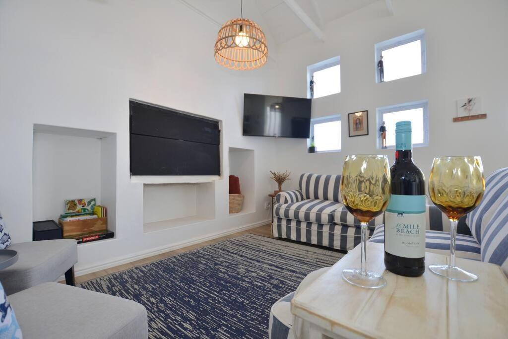 Cozy Holiday Cottage - XX Cottage Yzerfontein