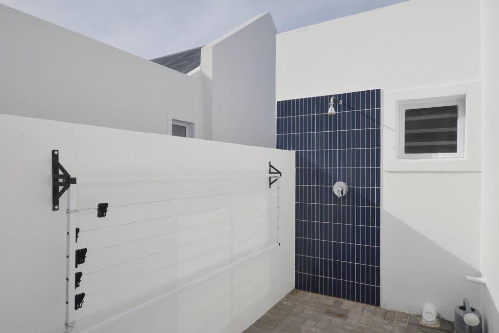 Cozy Holiday Cottage - XX Cottage Yzerfontein