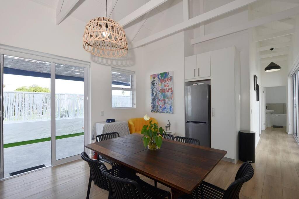 Cozy Holiday Cottage - XX Cottage Yzerfontein